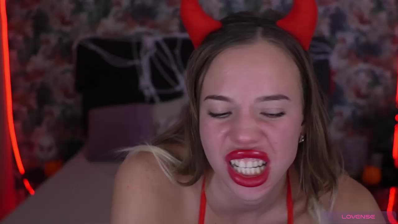 SexyIrinka Adult Chat October 31, 2025