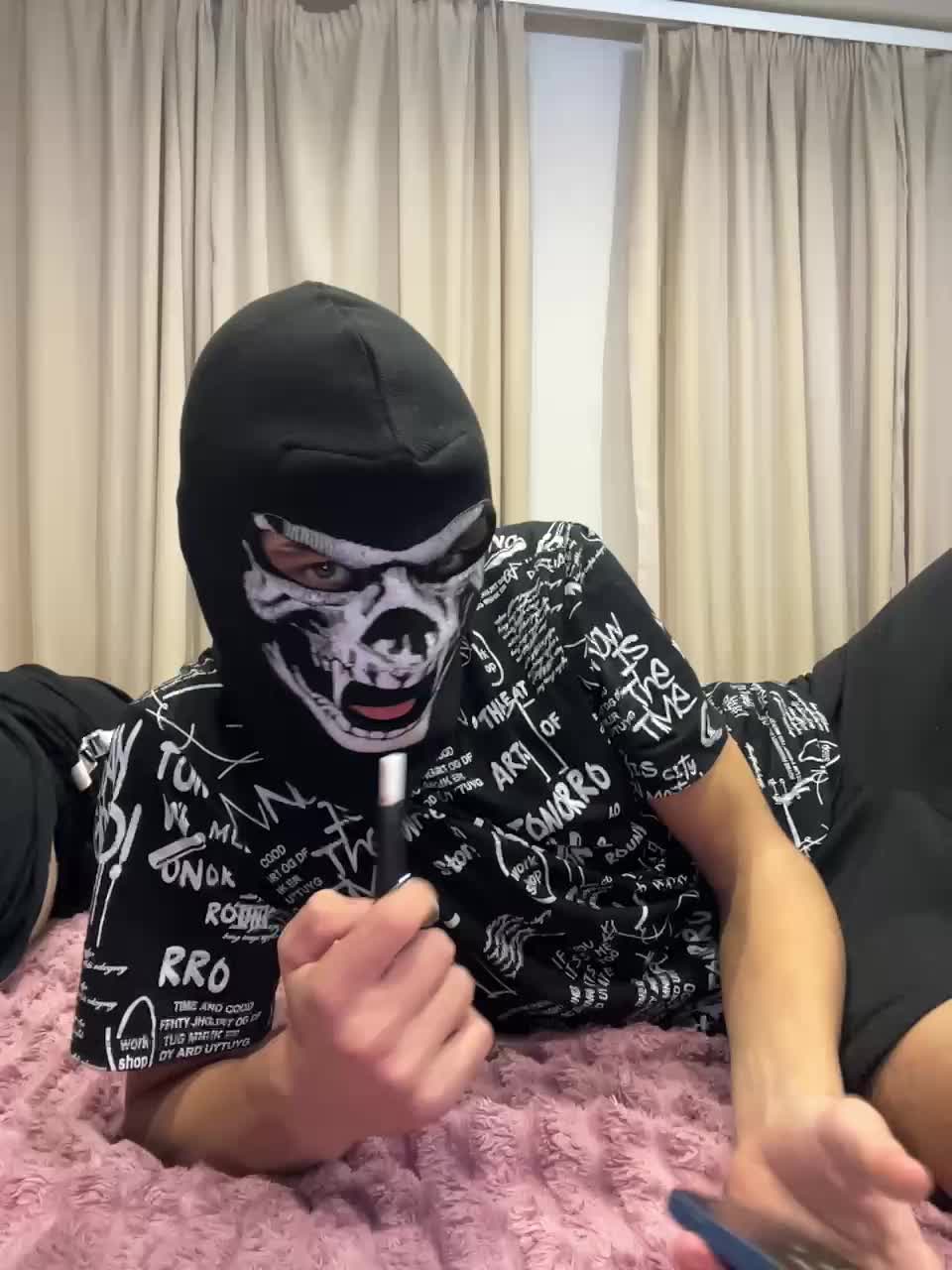 AHAHAC_HAXPEH_B_yHuTa3 Adult Chat October 31, 2025