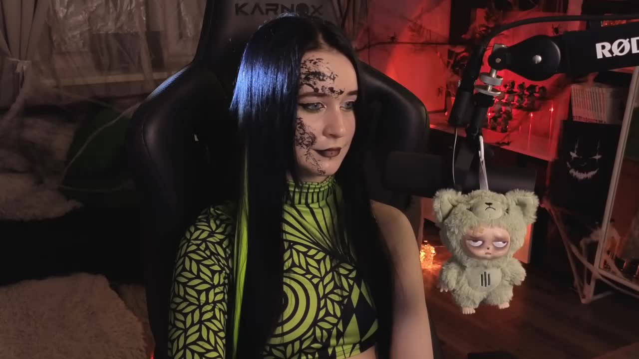 Kira_Li_Lime Adult Chat October 31, 2025