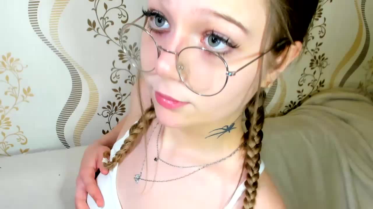 MelMooon Adult Chat October 31, 2025