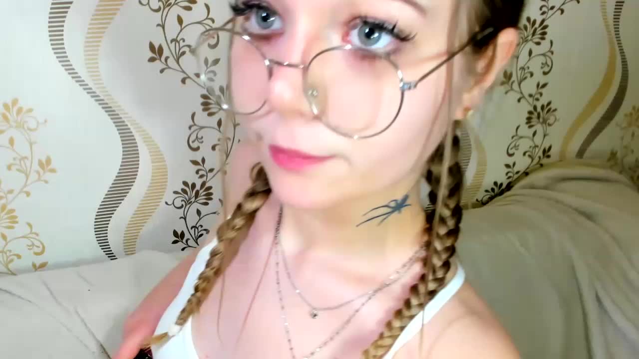 MelMooon Adult Chat October 31, 2025