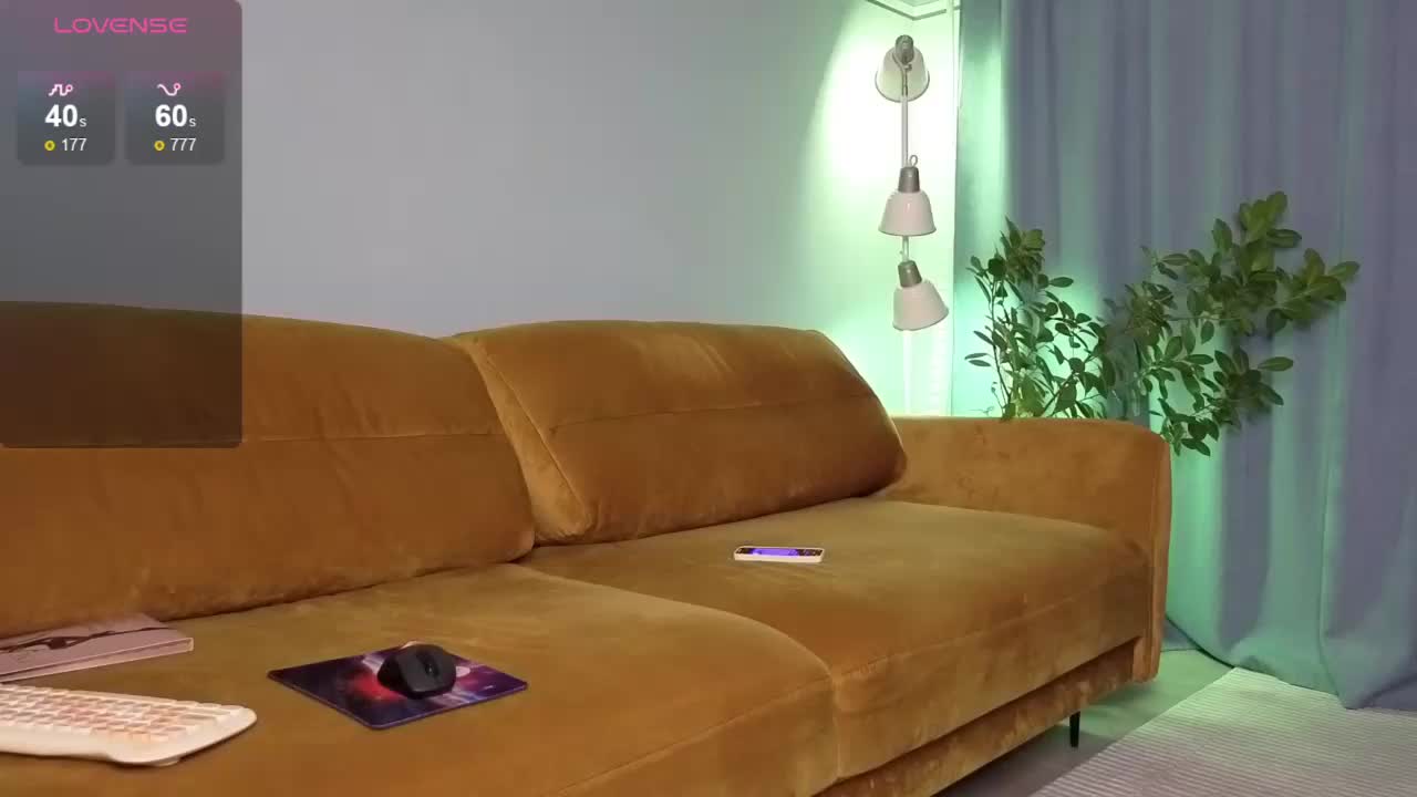 Alice_Starr Adult Chat October 31, 2025