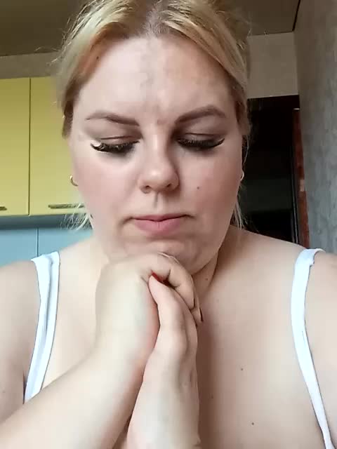 blondy_girl1499 Adult Chat October 31, 2025