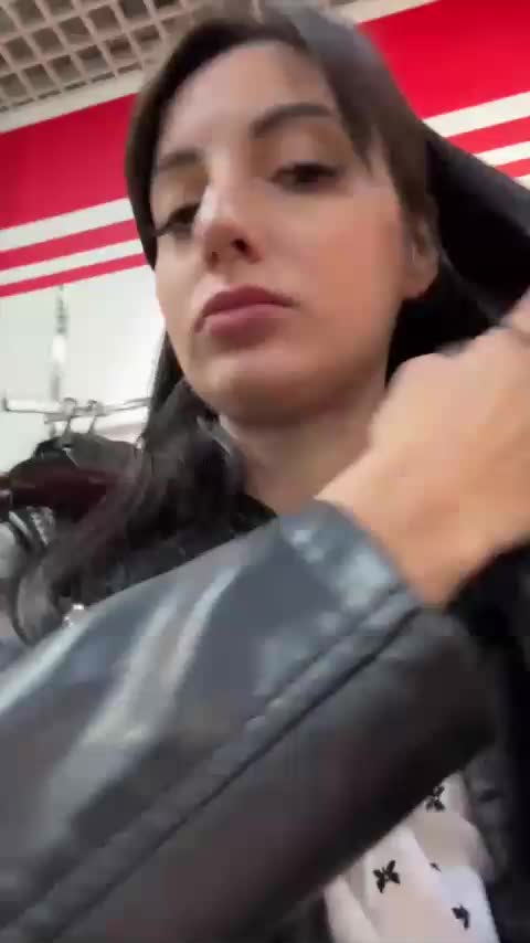 Valeria--sweet Adult Chat October 31, 2025