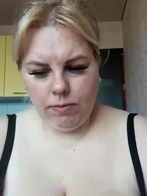 blondy_girl1499 Adult Chat October 31, 2025