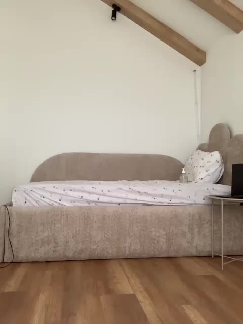 -Nezukoo- Adult Chat October 31, 2025