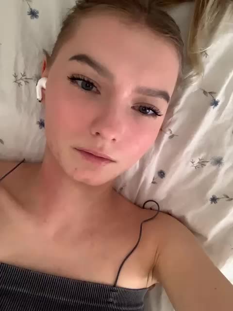 -Nezukoo- Adult Chat October 31, 2025