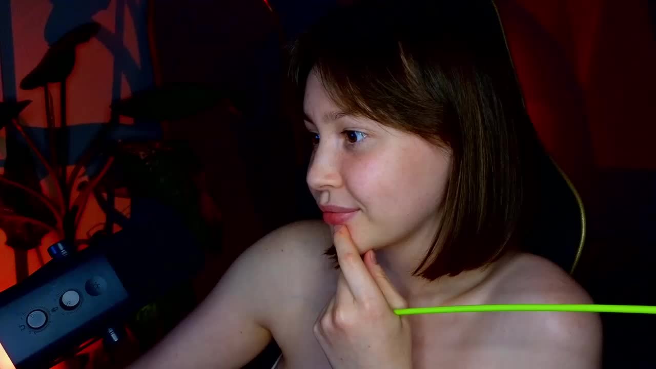 -sweetdreamss- Adult Chat November 1, 2025