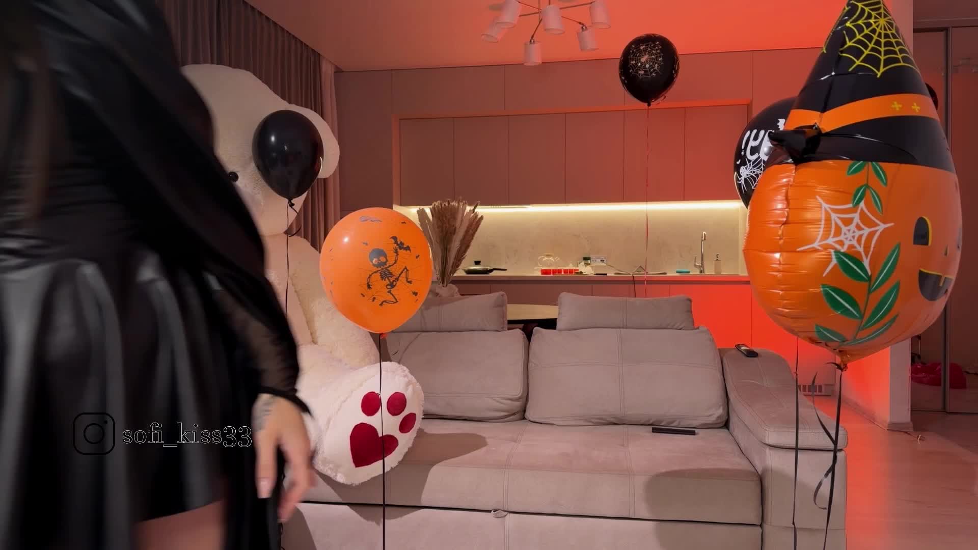 Sofi-Mi Adult Chat November 1, 2025