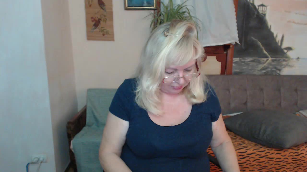 EvelynLoveShy Adult Chat November 1, 2025