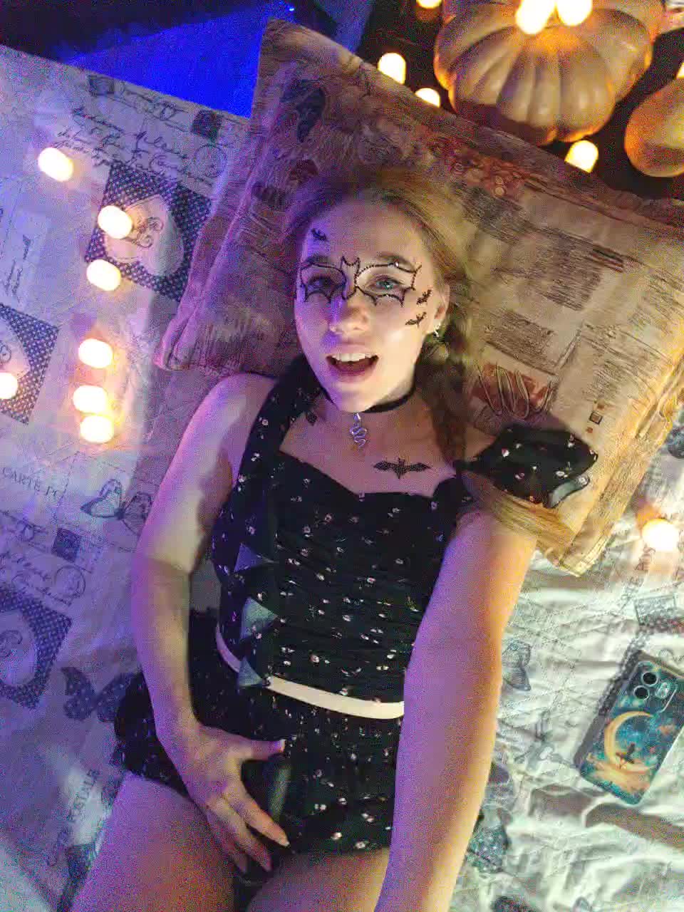 kiskaWEDNESDAY Adult Chat November 1, 2025