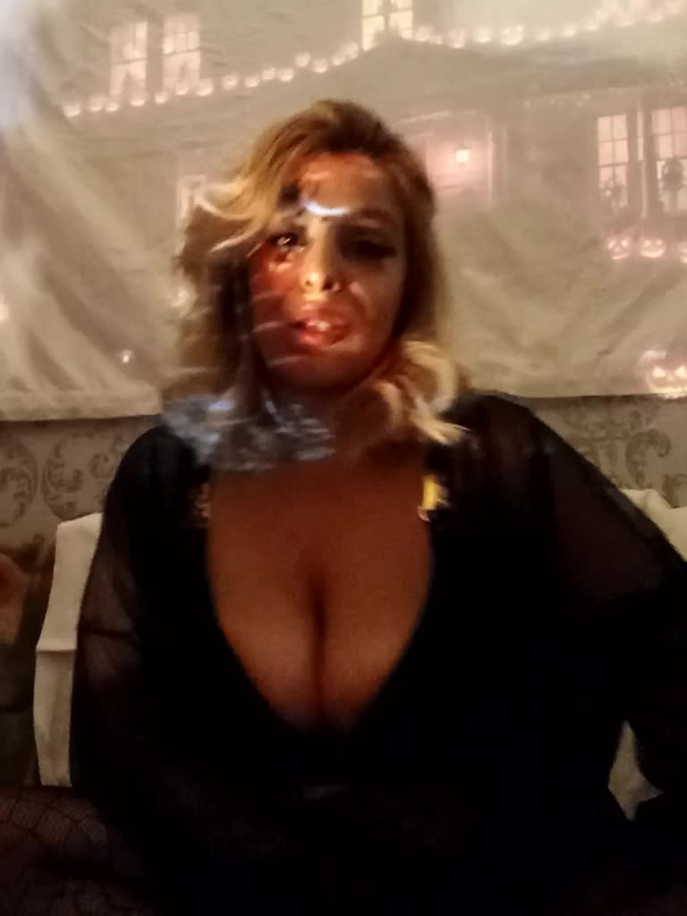 SunnyLeo88 Adult Chat November 1, 2025