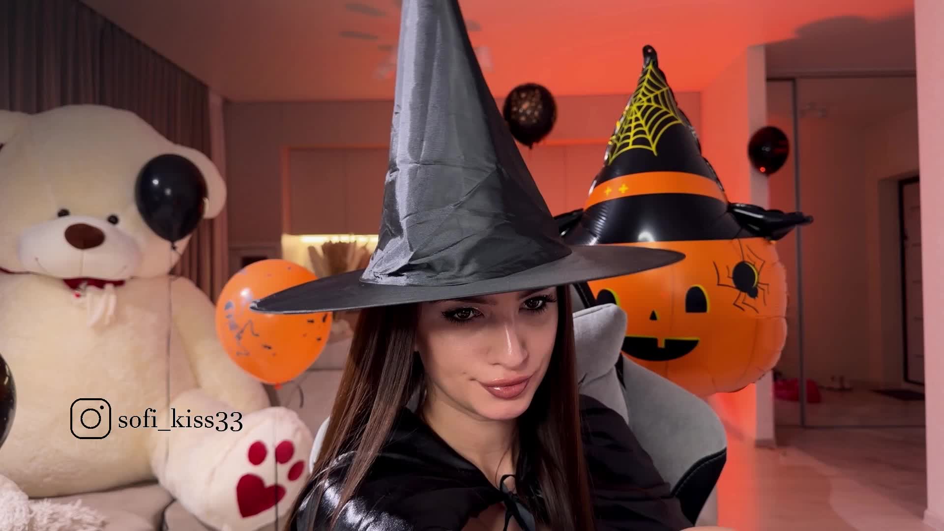 Sofi-Mi Adult Chat November 1, 2025