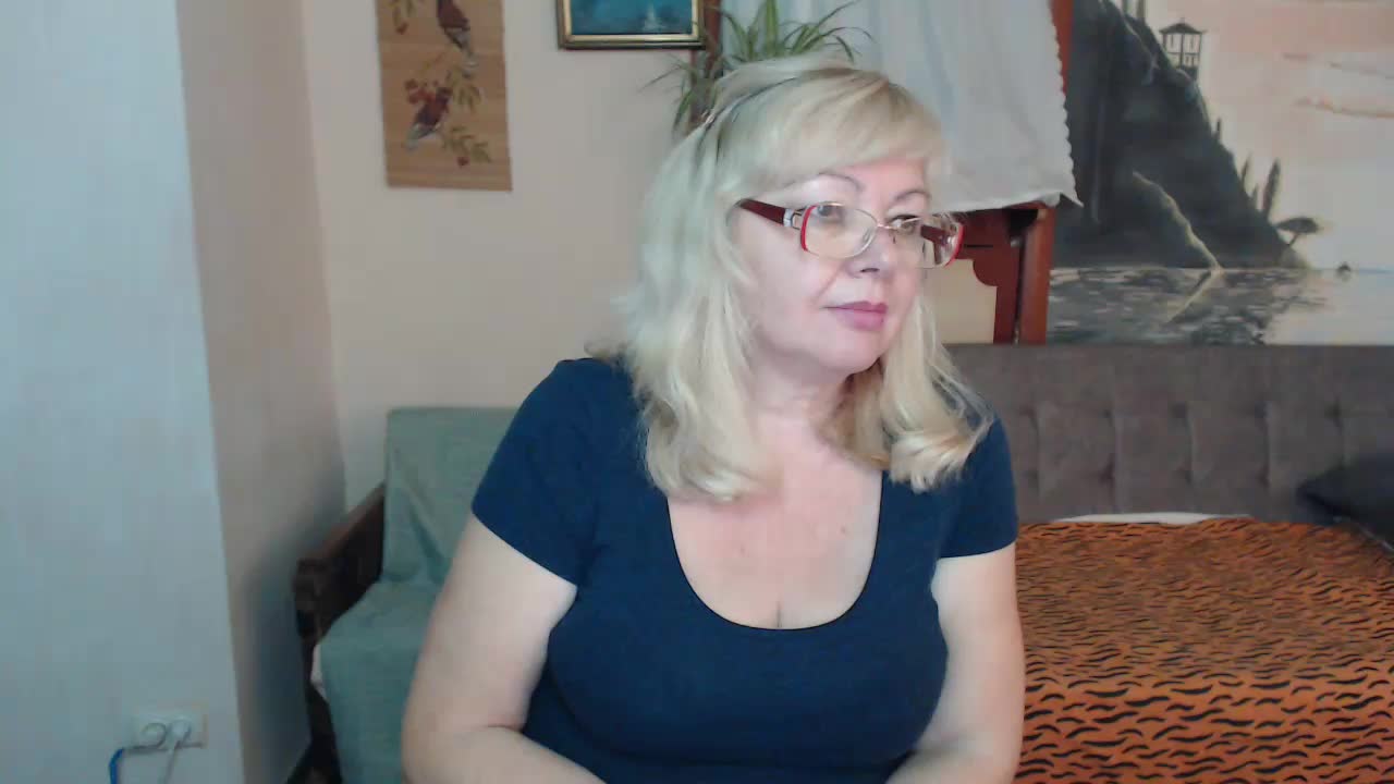 EvelynLoveShy Adult Chat November 1, 2025