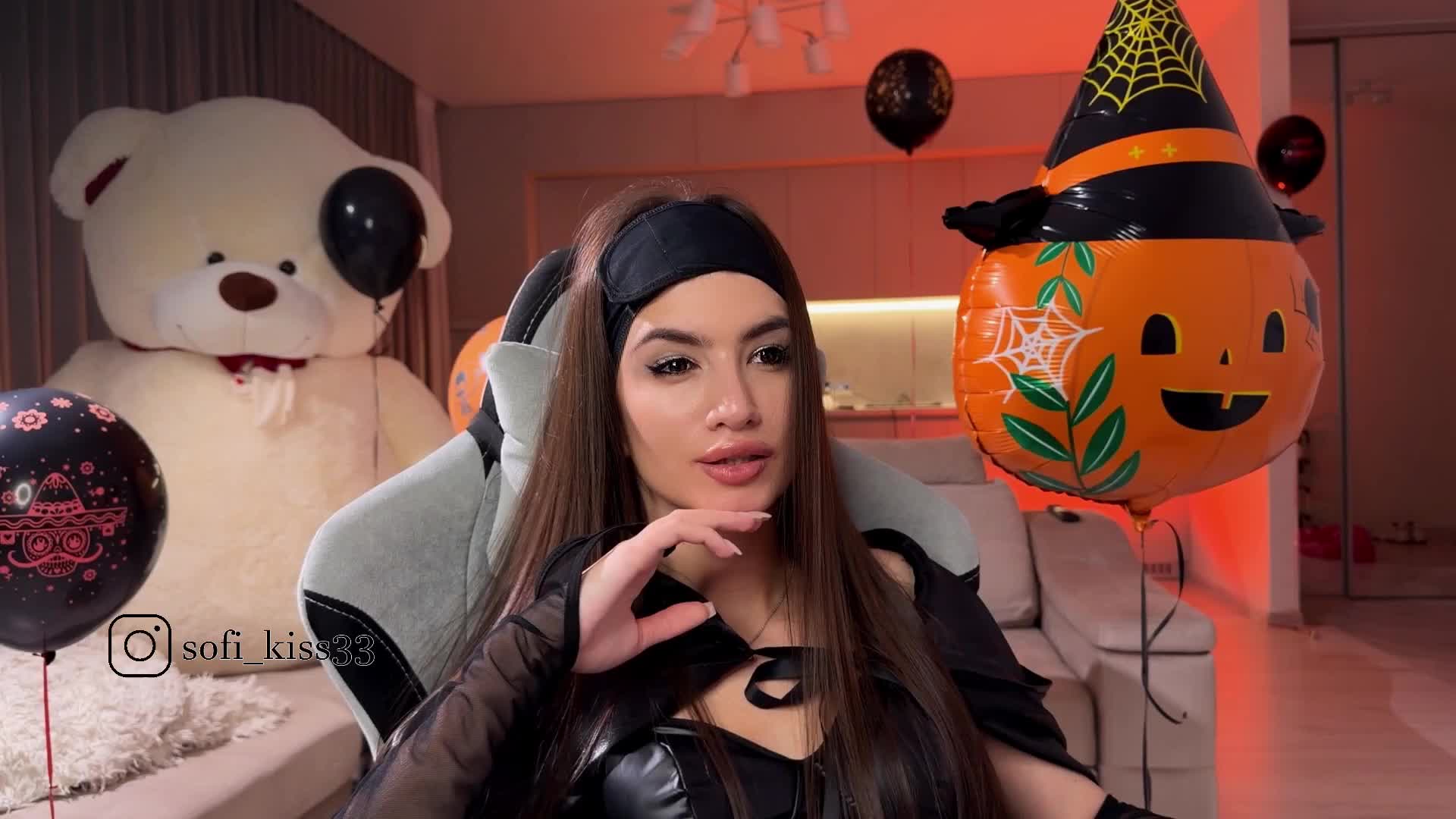 Sofi-Mi Adult Chat November 1, 2025