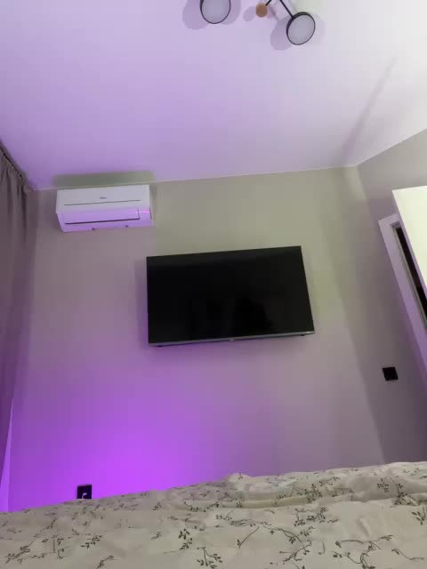 OlivkaVif Adult Chat November 1, 2025