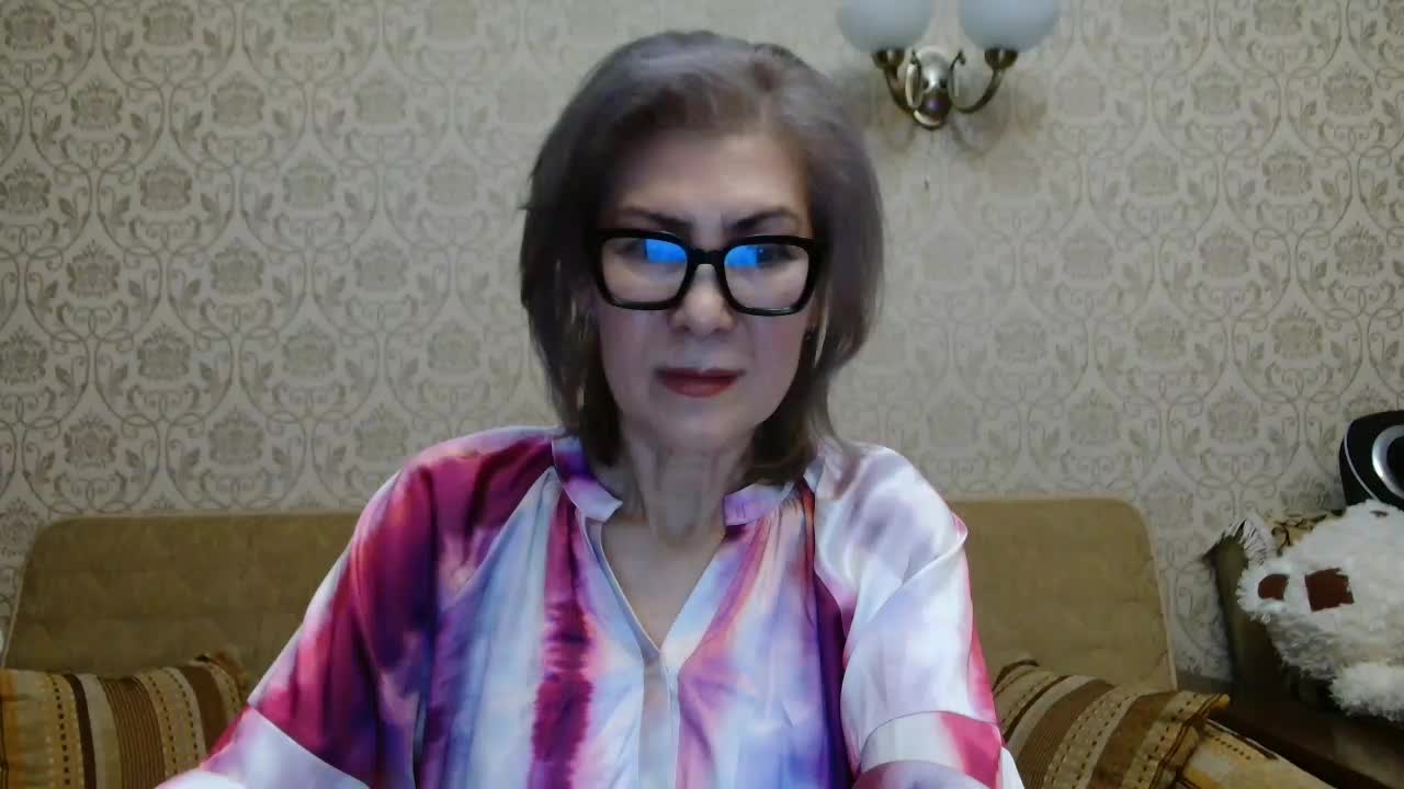 ElegantLady00 Adult Chat November 1, 2025