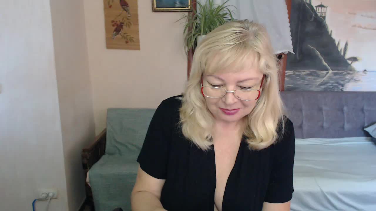 EvelynLoveShy Adult Chat November 1, 2025