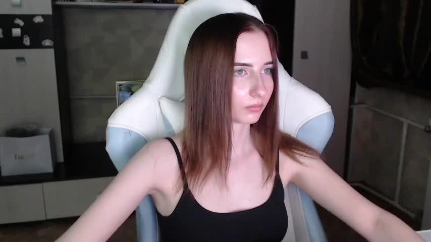 Cutti_Crystal Adult Chat November 1, 2025