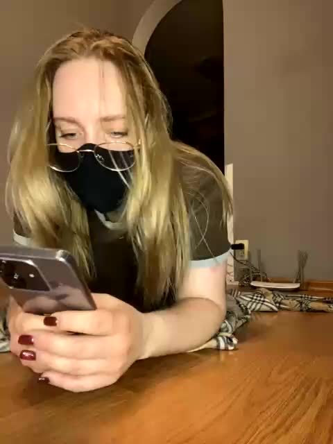 Donut-red Adult Chat November 2, 2025