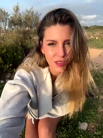 nicole_98 Adult Chat November 2, 2025