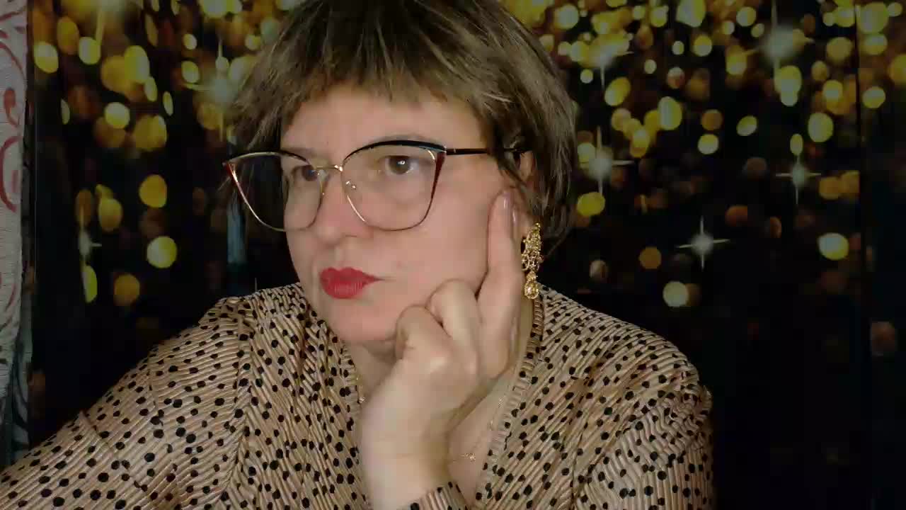 Golden_Lady Adult Chat November 3, 2025