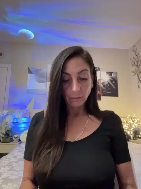 IrinkaGata Adult Chat November 3, 2025