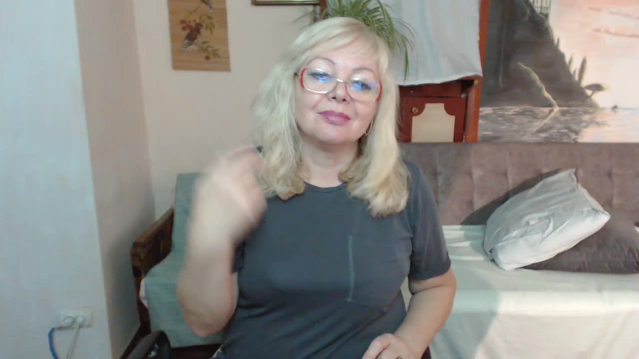 EvelynLoveShy Adult Chat November 3, 2025