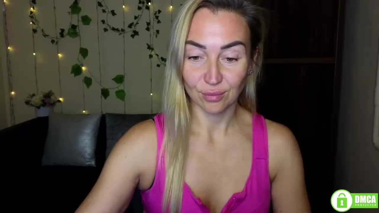 Jullyblondkiss Adult Chat November 3, 2025