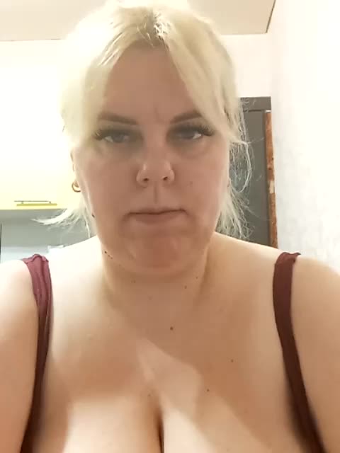 blondy_girl1499 Adult Chat November 3, 2025