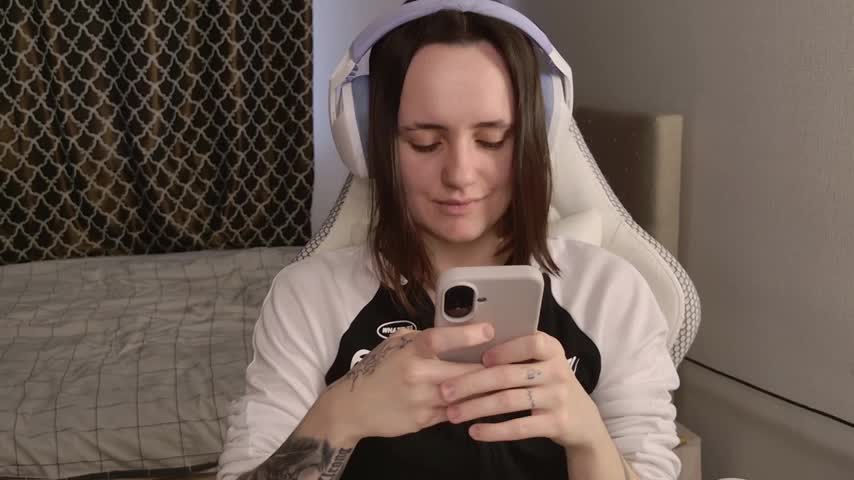 Luna_Loveee Adult Chat November 3, 2025