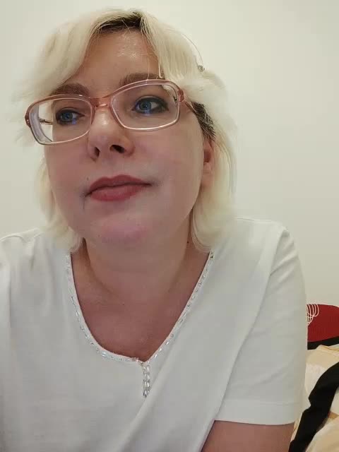 Vika211 Adult Chat November 3, 2025