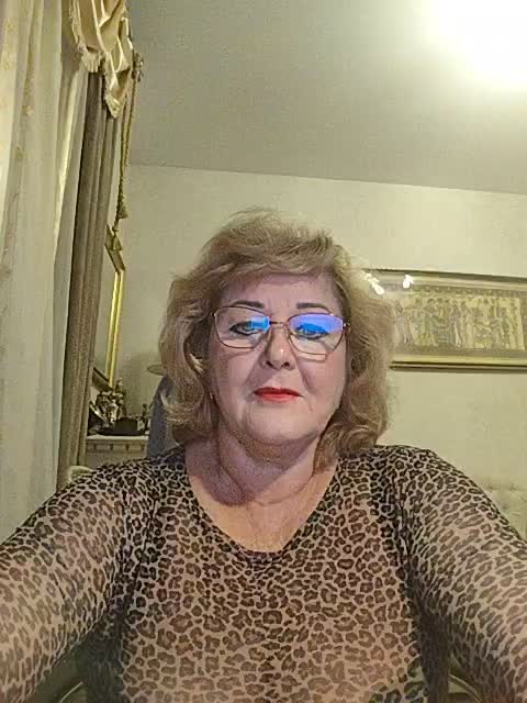 KarinkaSweet Adult Chat November 3, 2025