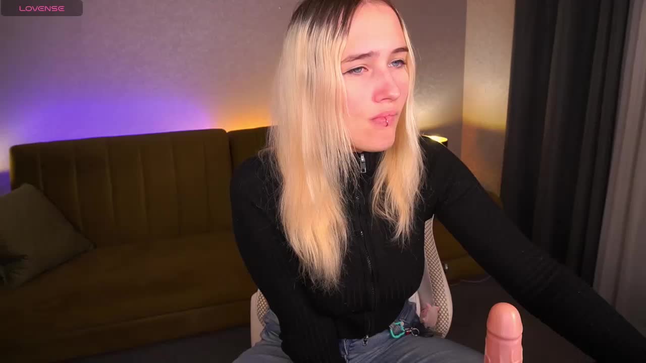 LilElfie Adult Chat November 5, 2025