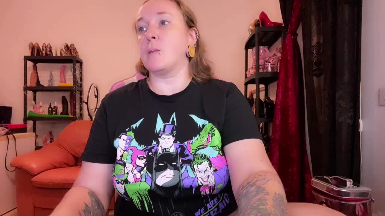 NylonQueen Adult Chat November 5, 2025