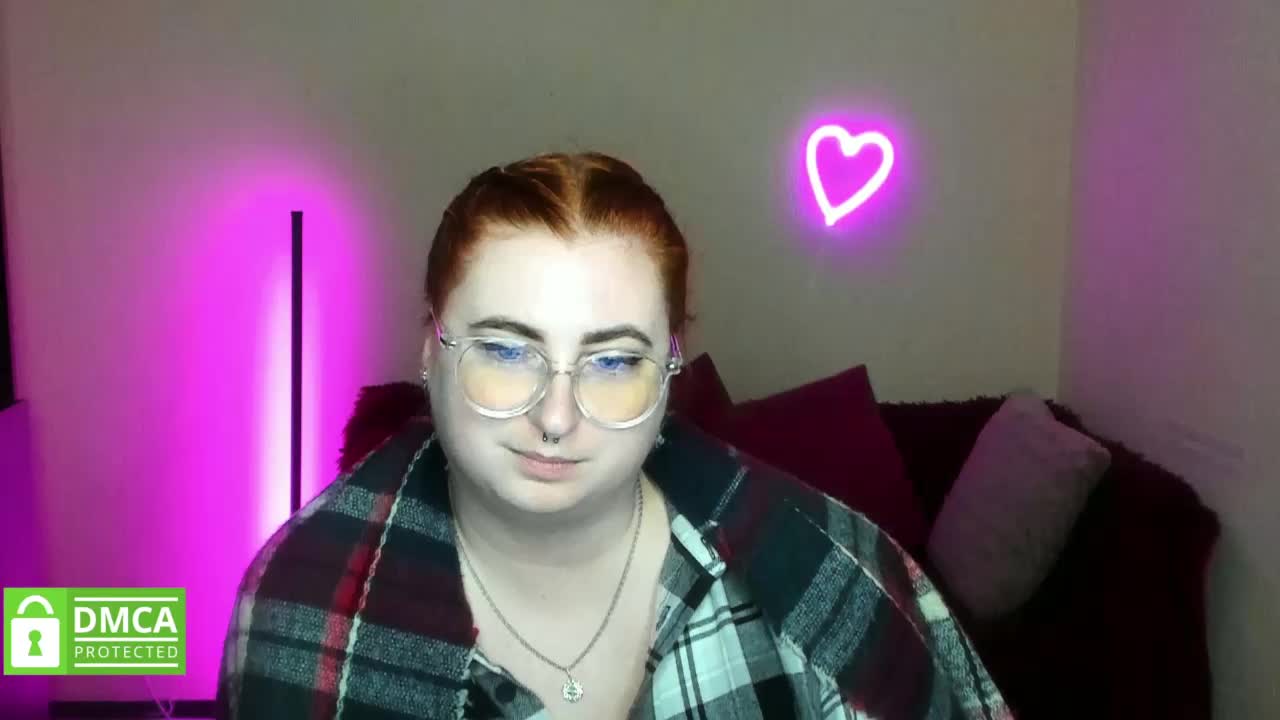 Aliciaredluv Adult Chat November 5, 2025
