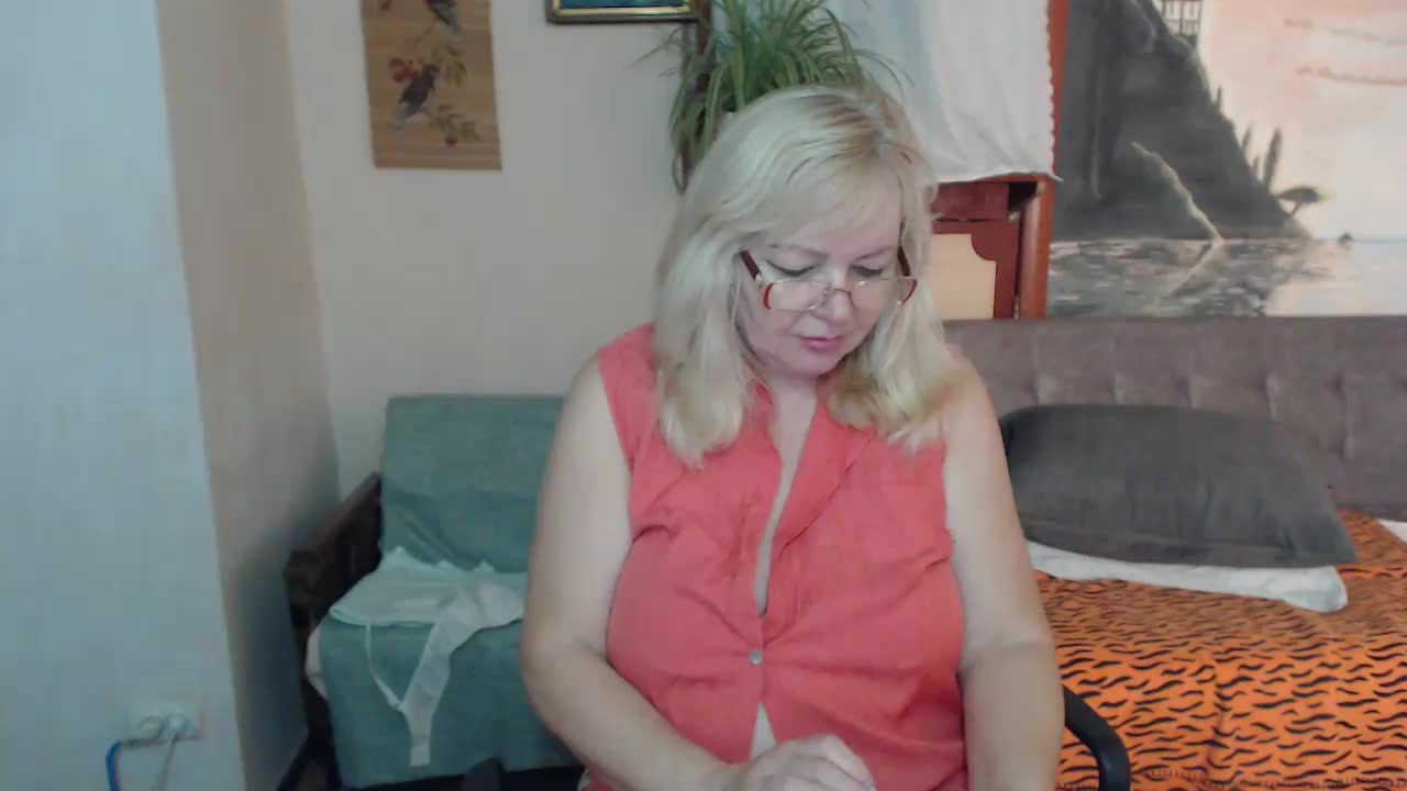 EvelynLoveShy Adult Chat November 5, 2025