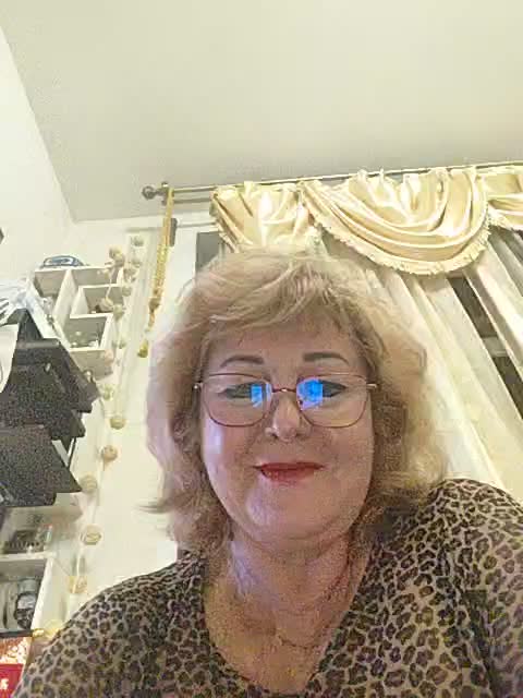 KarinkaSweet Adult Chat November 3, 2025