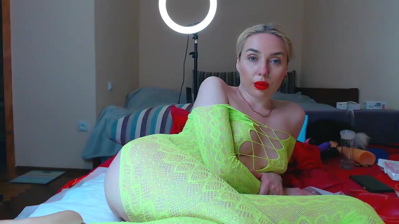 ANALQUEEN555 Adult Chat November 5, 2025