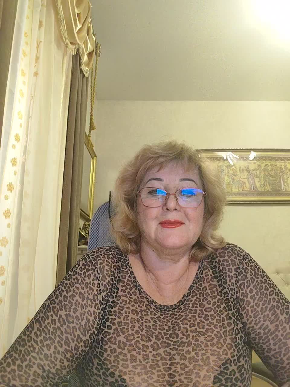 KarinkaSweet Adult Chat November 6, 2025