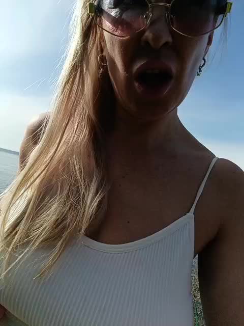 Blondi_Love Adult Chat November 4, 2025