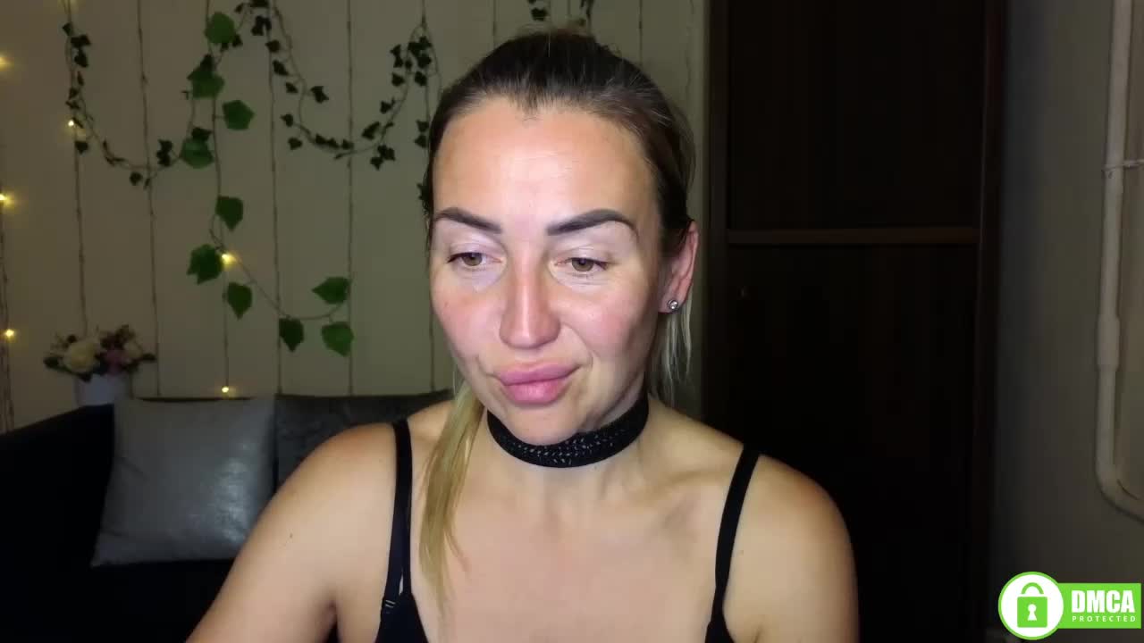 Jullyblondkiss Adult Chat November 5, 2025