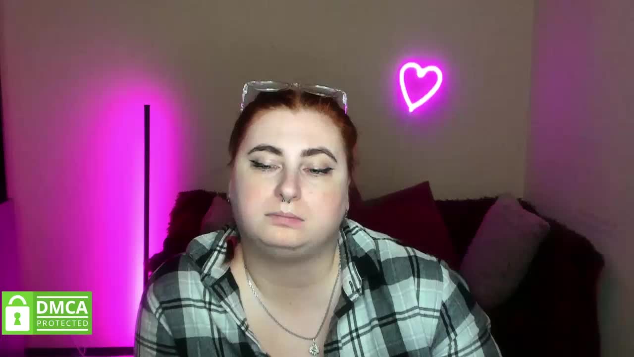 Aliciaredluv Adult Chat November 4, 2025