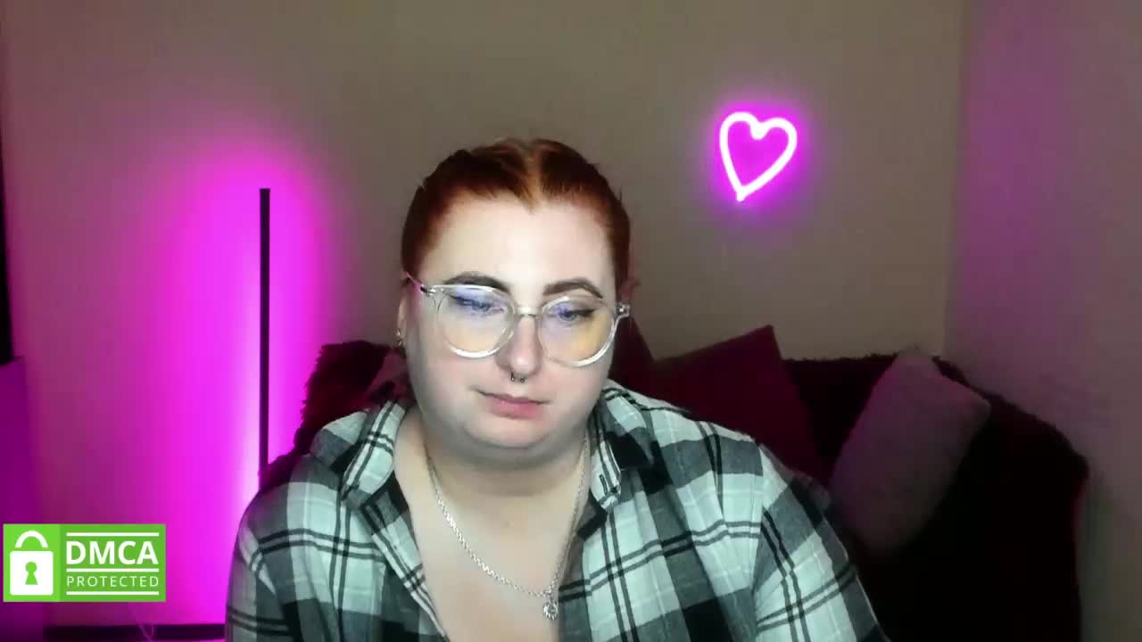Aliciaredluv Adult Chat November 4, 2025