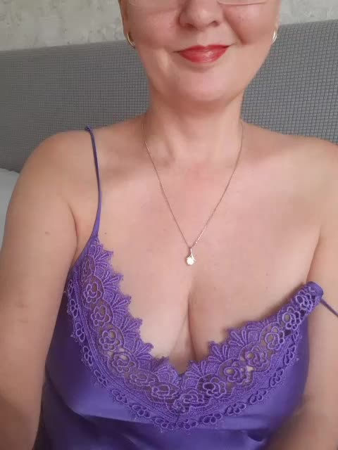 SexiestJess45 Adult Chat November 5, 2025