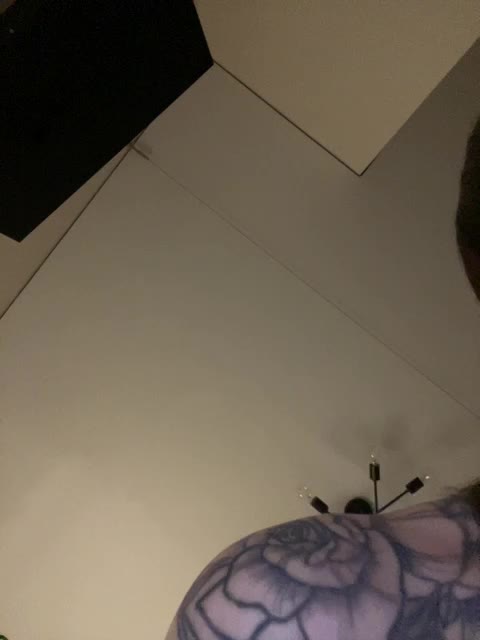 v_-_-_v Adult Chat November 5, 2025