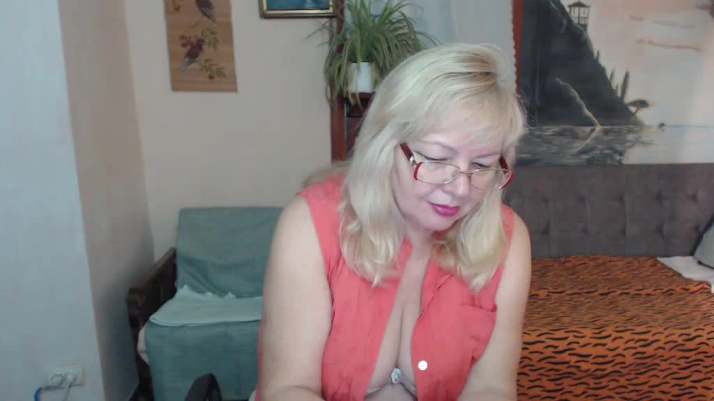 EvelynLoveShy Adult Chat November 6, 2025