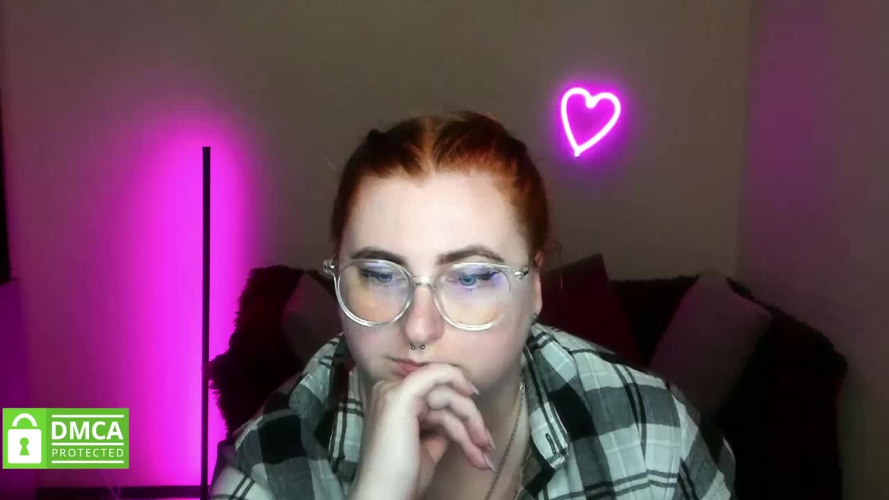 Aliciaredluv Adult Chat November 5, 2025