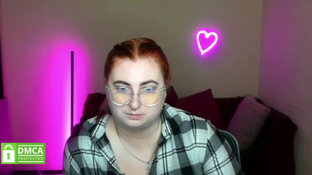 Aliciaredluv Adult Chat November 4, 2025