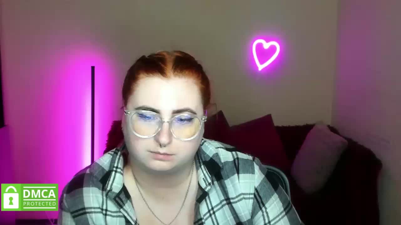 Aliciaredluv Adult Chat November 5, 2025